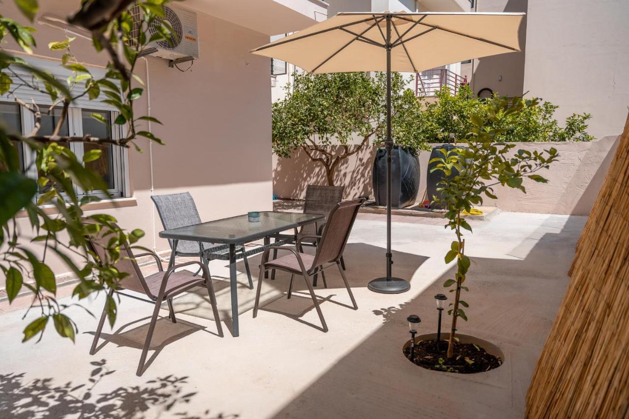 Stylish Central Renovated Apartment Heraklion  Exterior photo