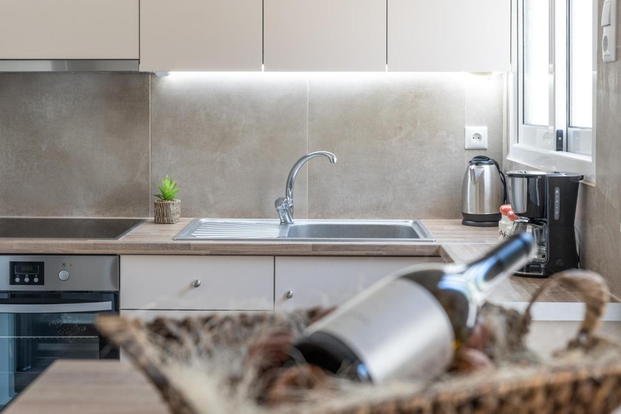 Stylish Central Renovated Apartment Heraklion  Exterior photo