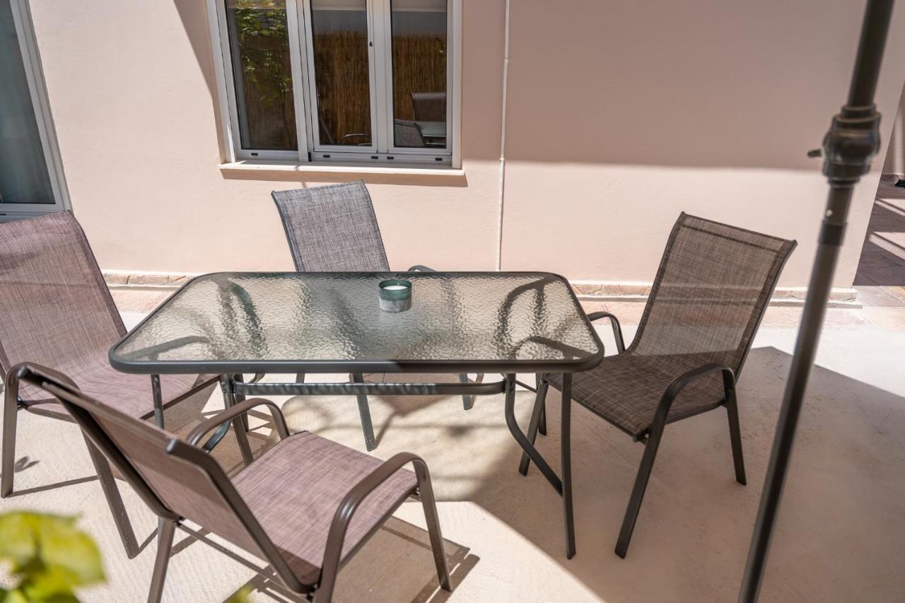Stylish Central Renovated Apartment Heraklion  Exterior photo