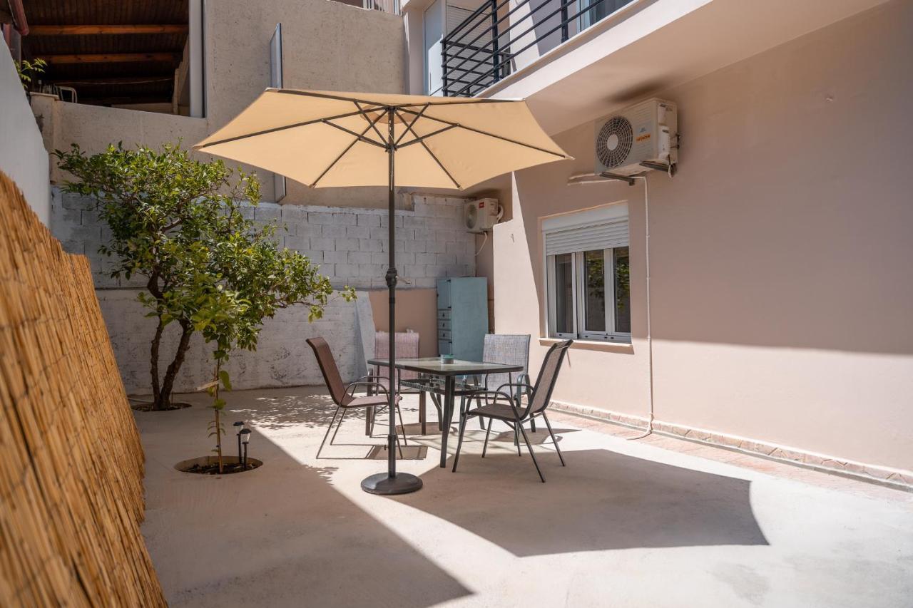 Stylish Central Renovated Apartment Heraklion  Exterior photo